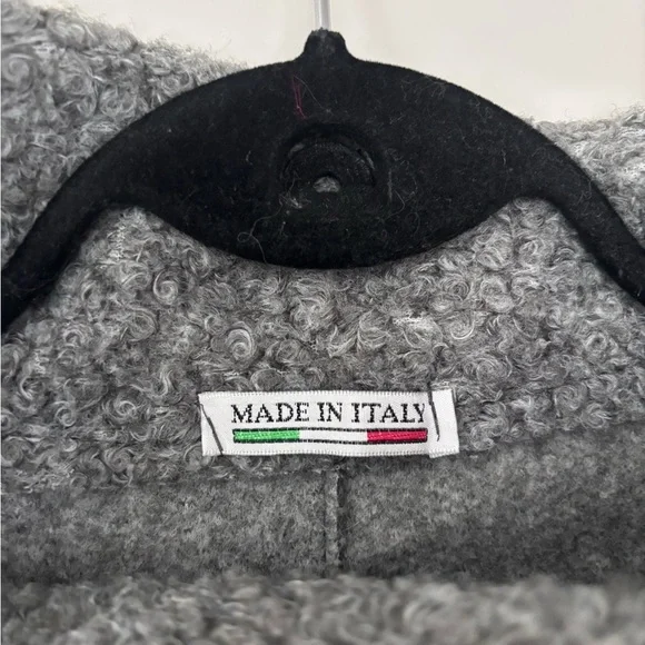 Elegant Gray Women's Poncho - Picture 3 of 4